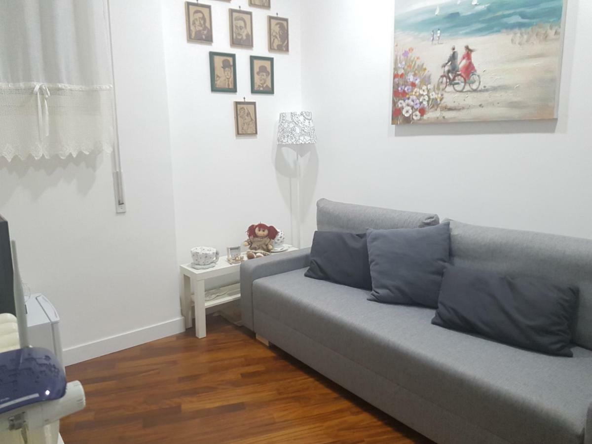 Small Bedroom Vomero'S Naples Exterior photo