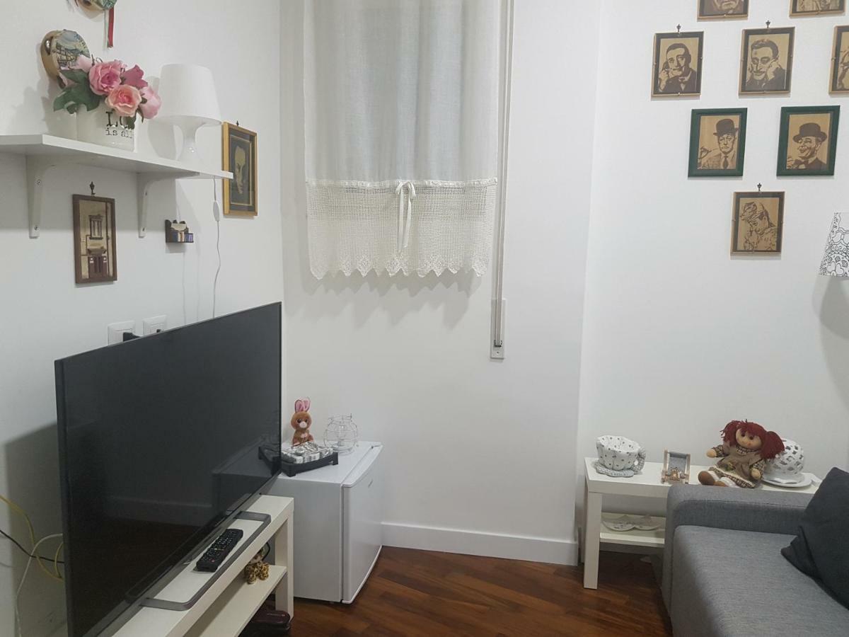 Small Bedroom Vomero'S Naples Exterior photo